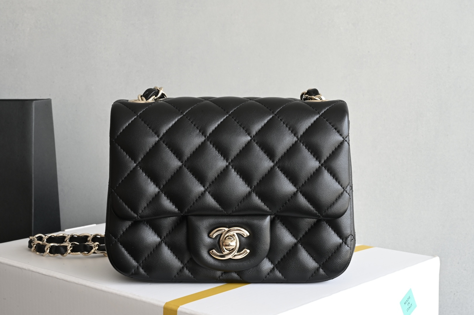 bag0252 Chanel Classic Flap Black Gold Hardware