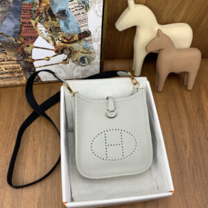 hm0464 Hermes Evelyne Shoulder Bag Pearl Gray Gray Gold Hardware
