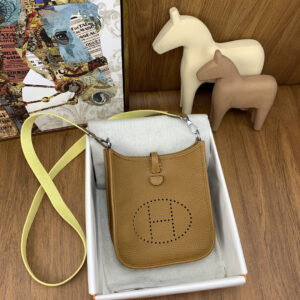 hm0478 Hermes Evelyne Shoulder Bag Sesame Silver Hardware