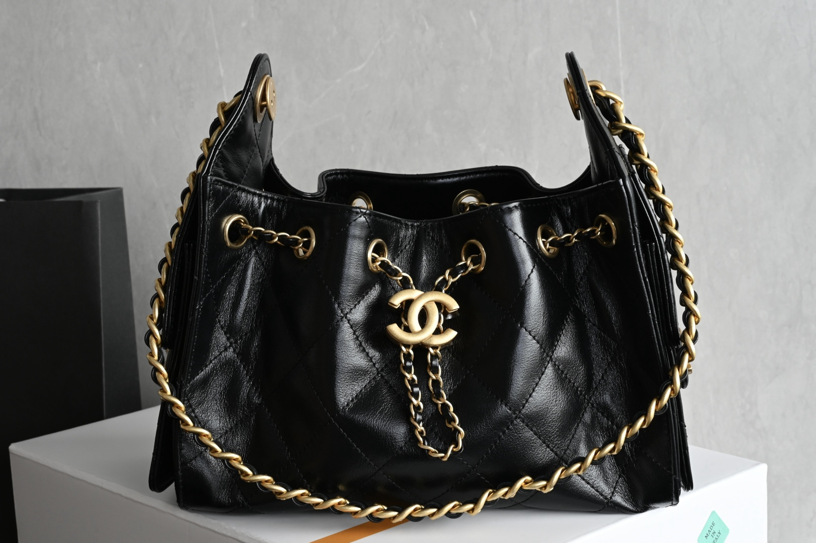 bag0356 Chanel 25 Bag Hobo Black Gold Hardware