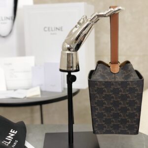 cel0081 Celine Box Strap Top Handle Bag