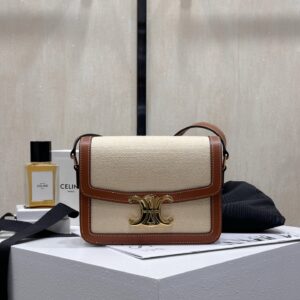 cel0082 Celine Triomphe Flap Bag