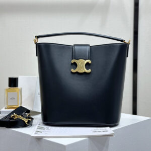 cel0141 Celine Triomphe Louise Black Flap Bag