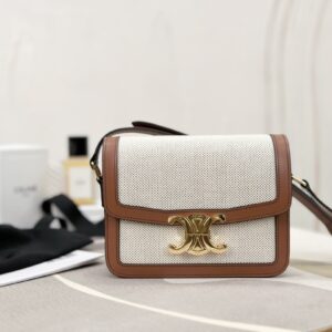 cel0208 Celine Triomphe Flap Bag