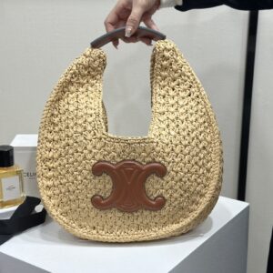 cel0320 Celine Triomphe Flap Bag