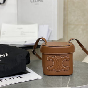 cel0411 Celine Triomphe Box