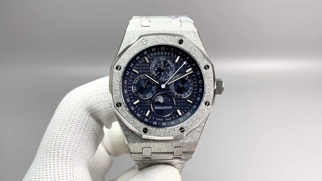 Audemars Piguet Royal Oak 41mm Rose Gold / Silver - watch0136