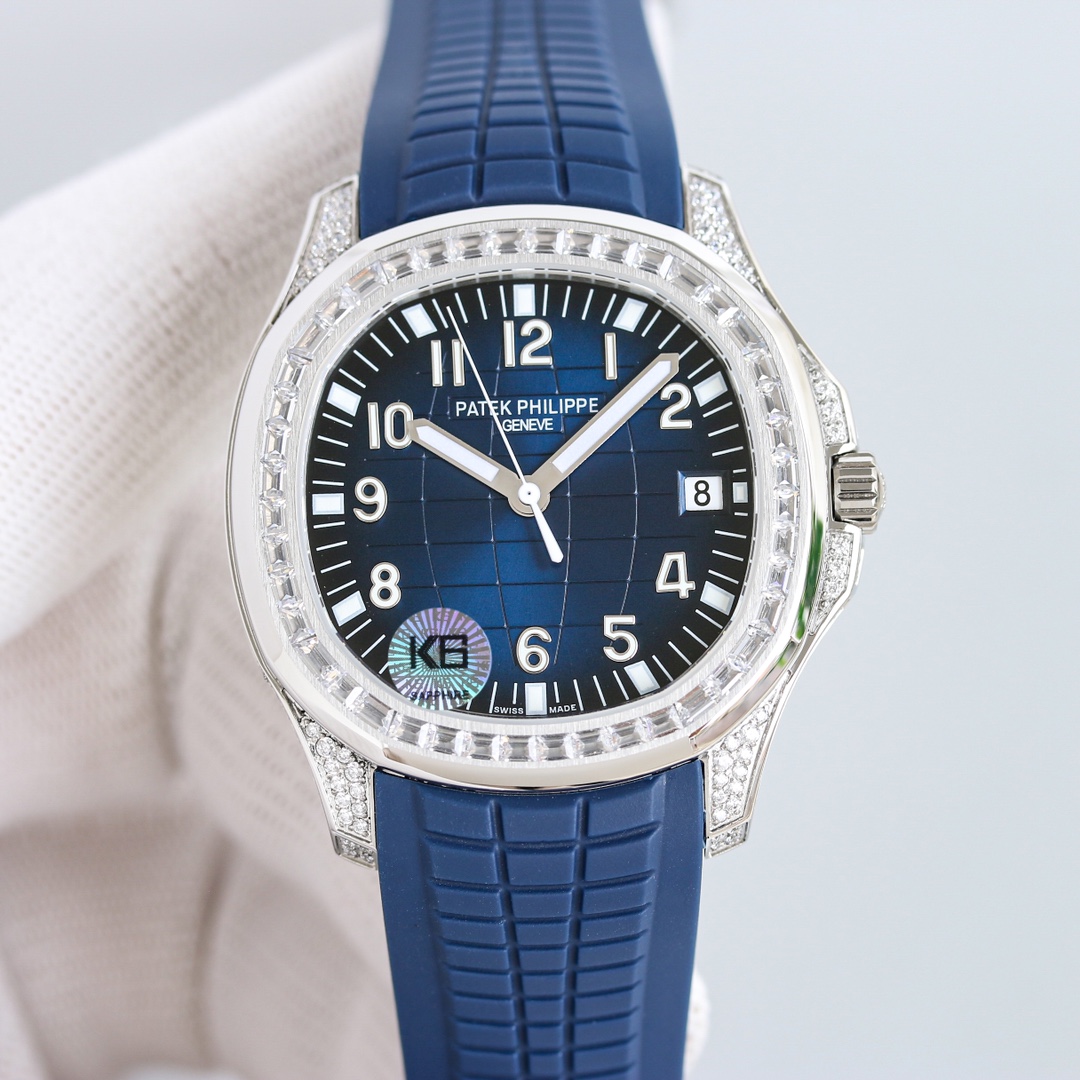 Patek Philippe Aquanaut 40mm White / Rose Gold - watch0157
