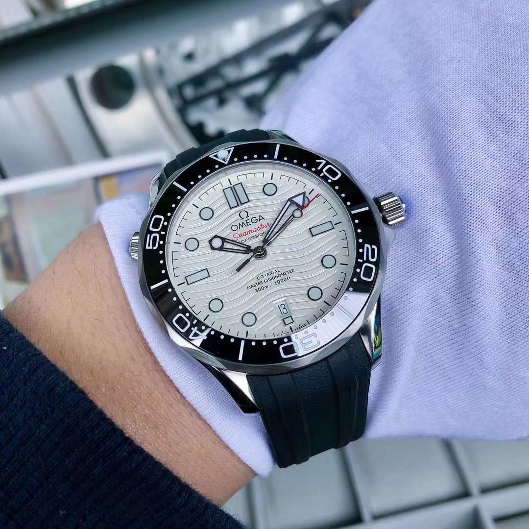 Omega Seamaster 45mm Silver - watch0210