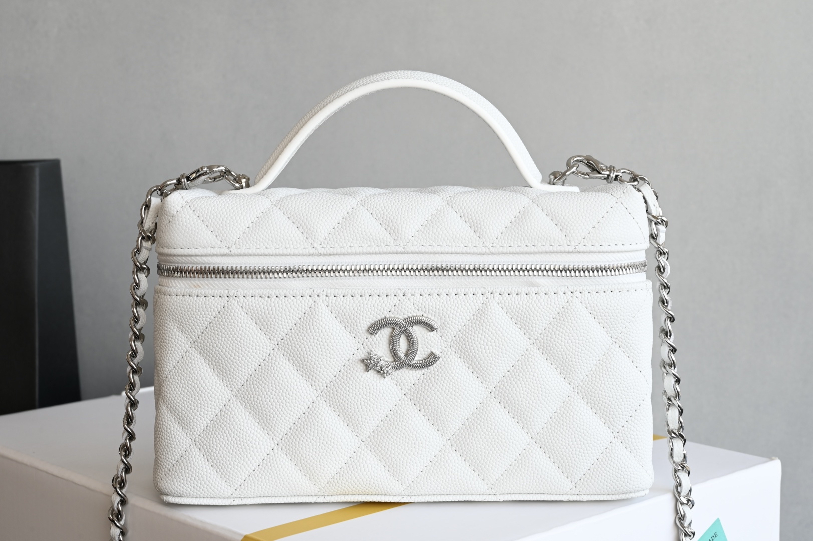 bag0496 Chanel Bag White Silver Hardware