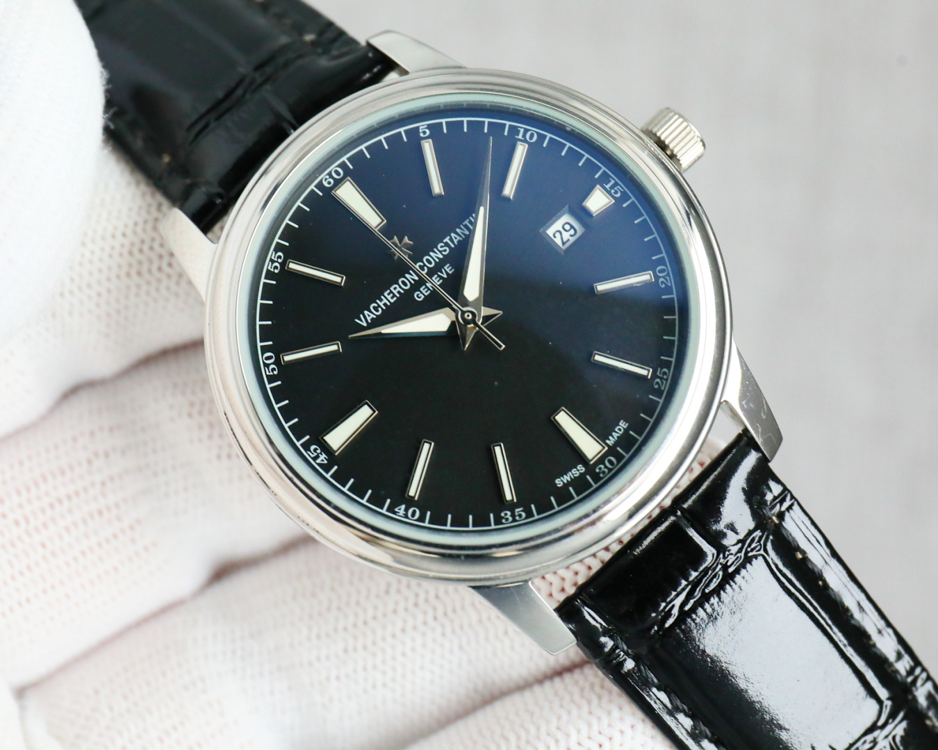 Vacheron Constantin Overseas 40mm White / Gold - watch0389