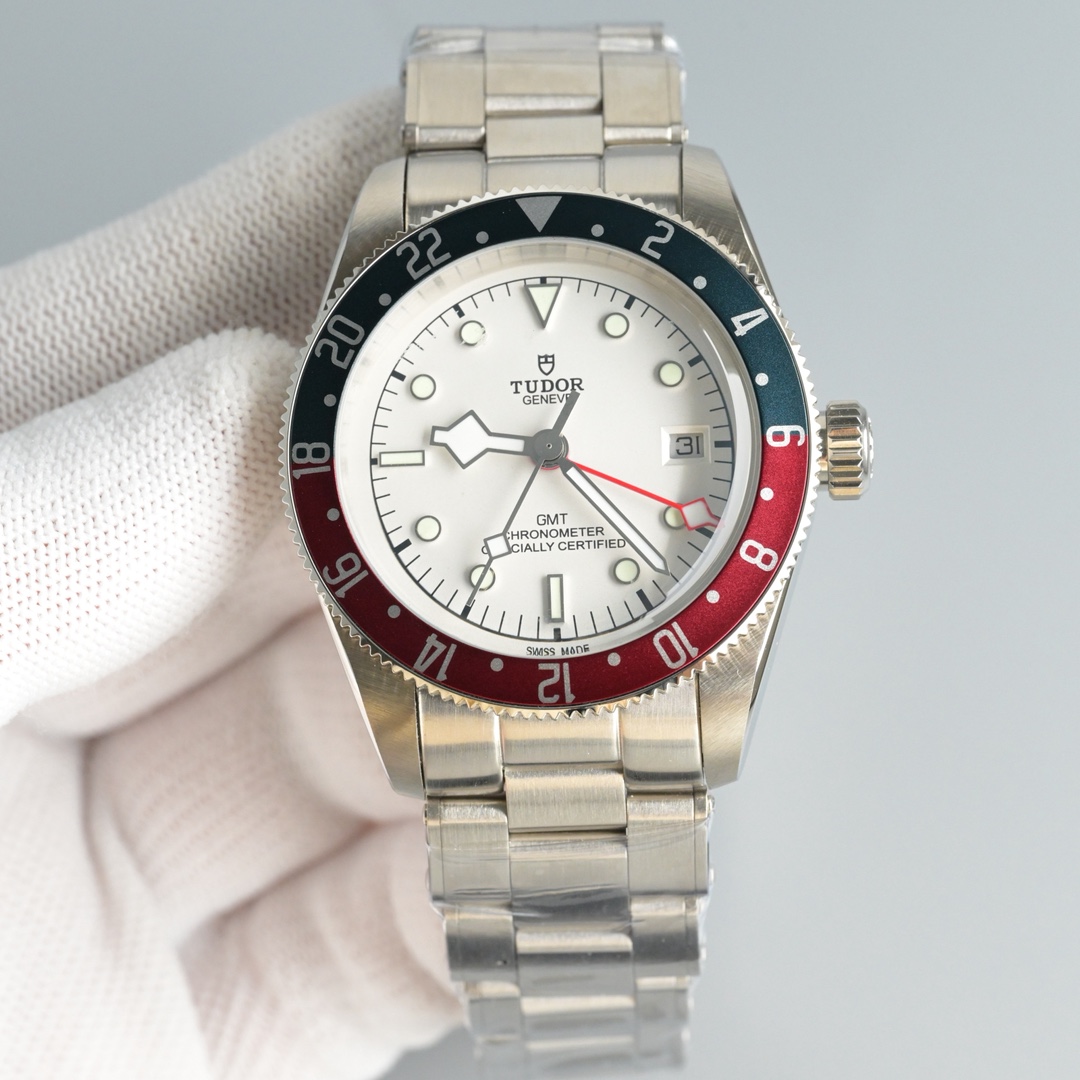 Rolex GMT-Master 41mm White / Rose Gold - watch0441