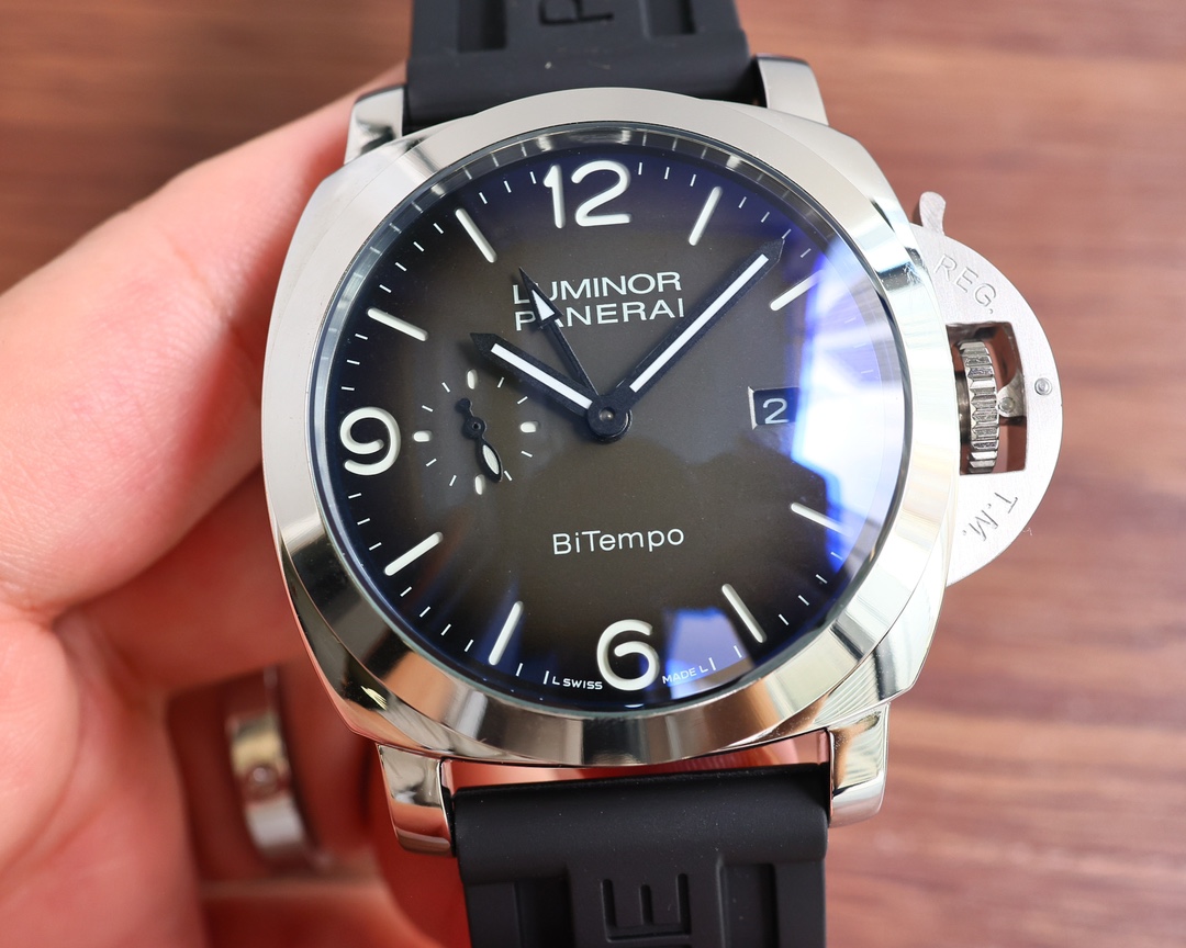 Classic Watch 44mm Black / White - watch0470