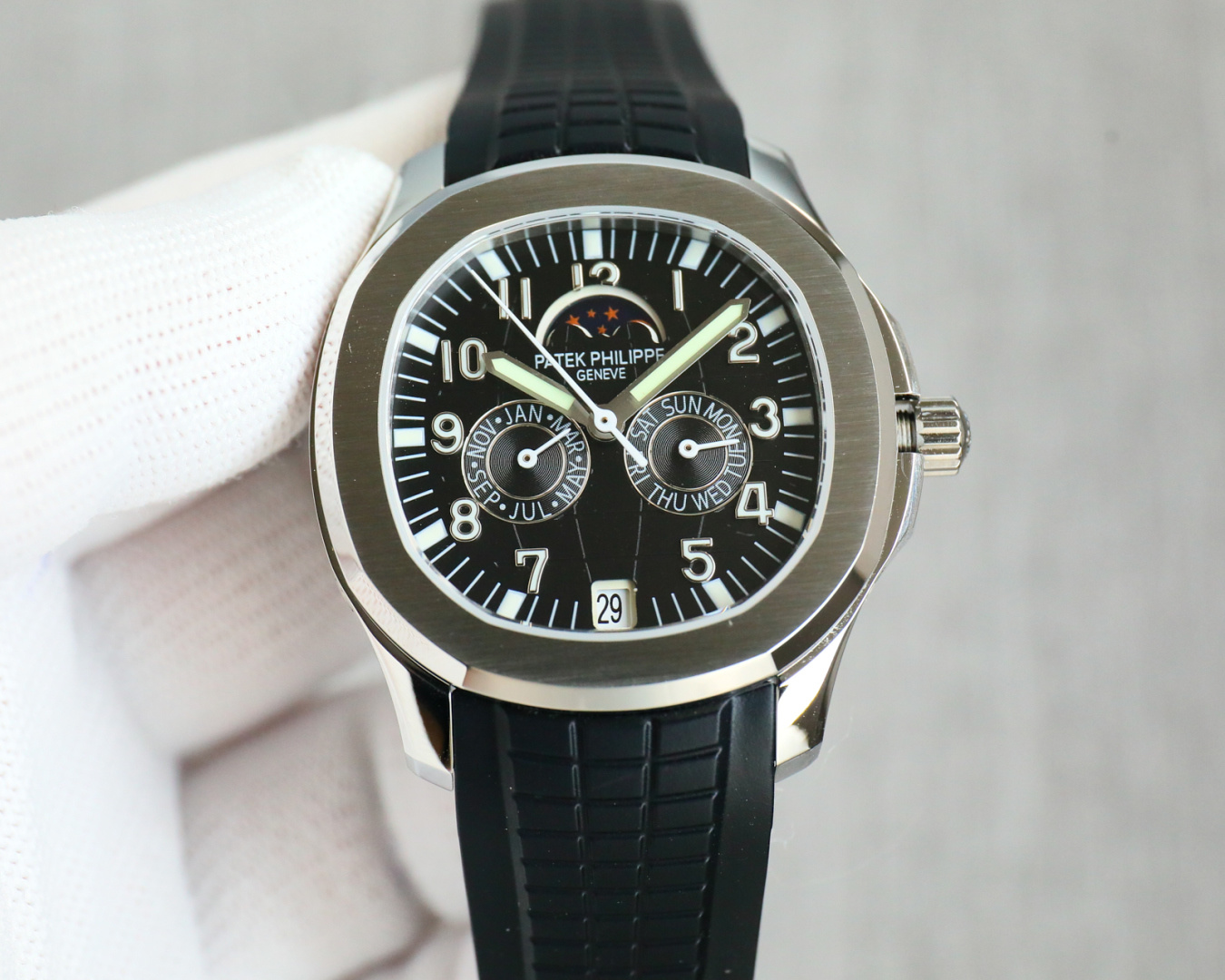 Patek Philippe Aquanaut 39.9mm White / Blue - watch0511