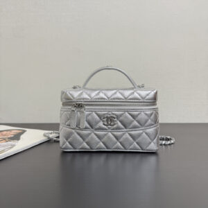 bag0530 Chanel Vanity Gold Hardware