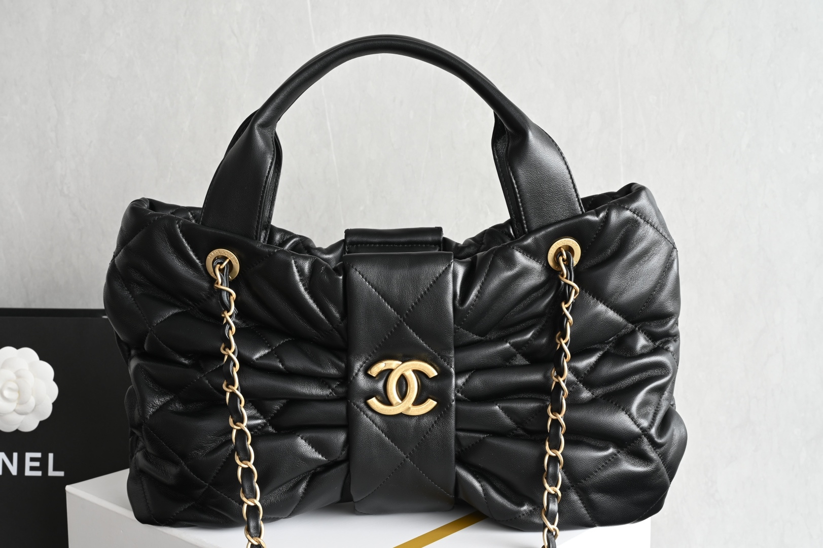 bag0564 Chanel Bag Medium Black Gold Hardware