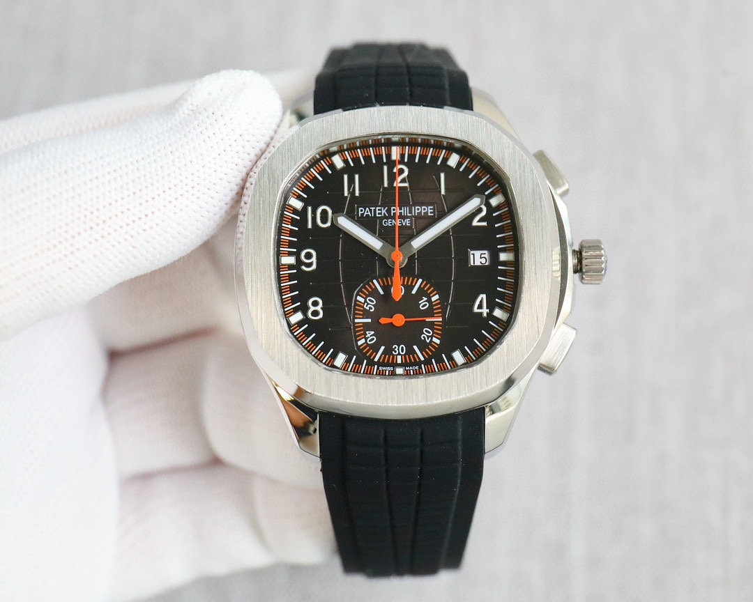 Patek Philippe Aquanaut 42.2mm White / Gold - watch0976