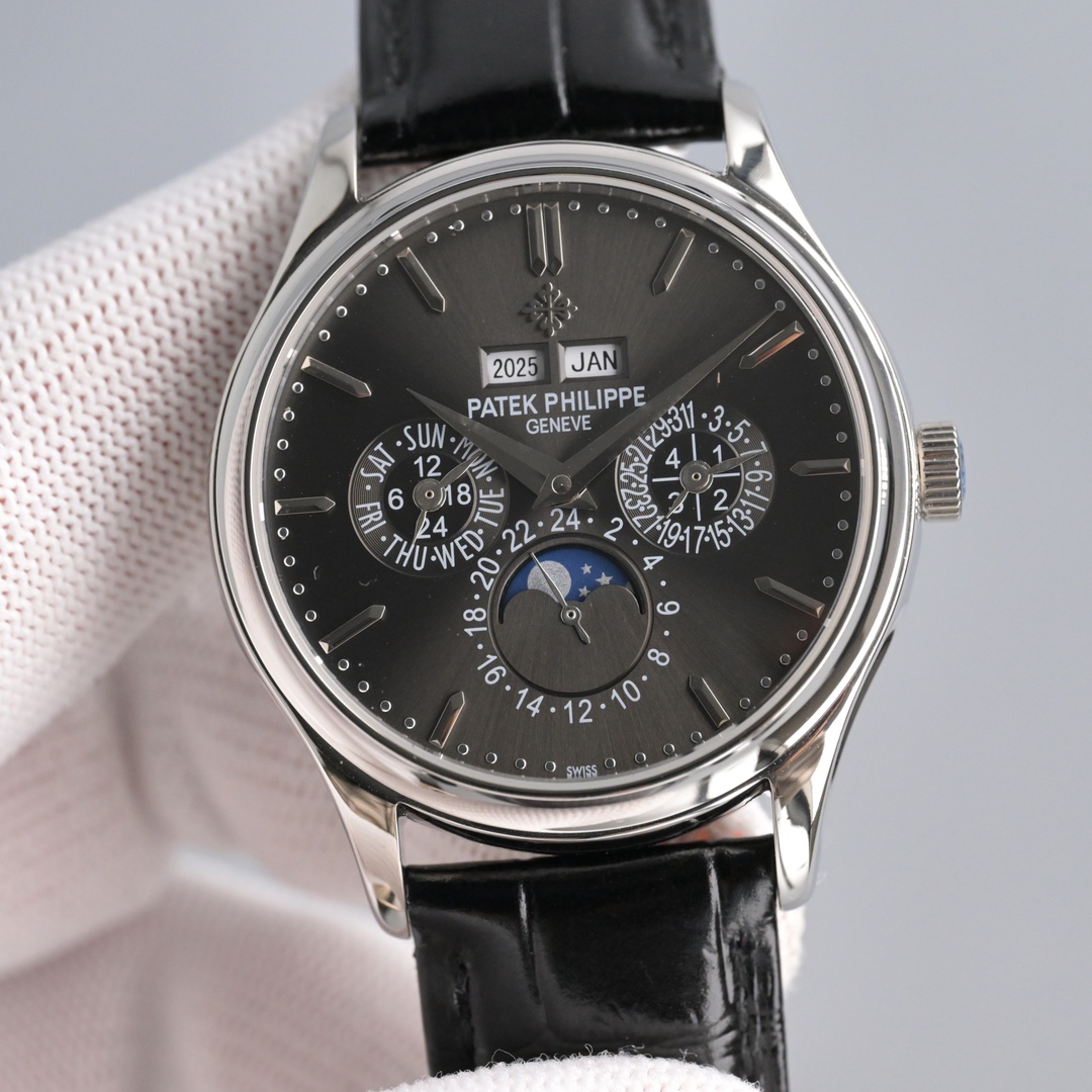 Classic Watch 39mm White / Gold - watch1194