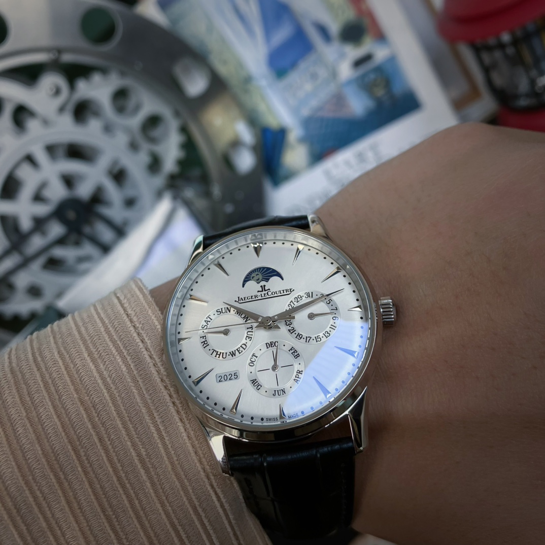 Jaeger-LeCoultre Watch 42mm Rose Gold / Silver - watch1385