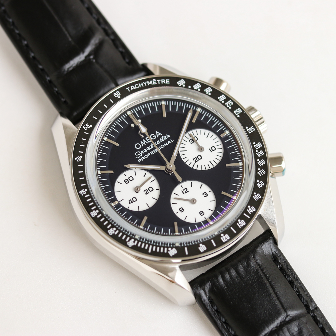 Omega Speedmaster 42mm Black / White - watch1396