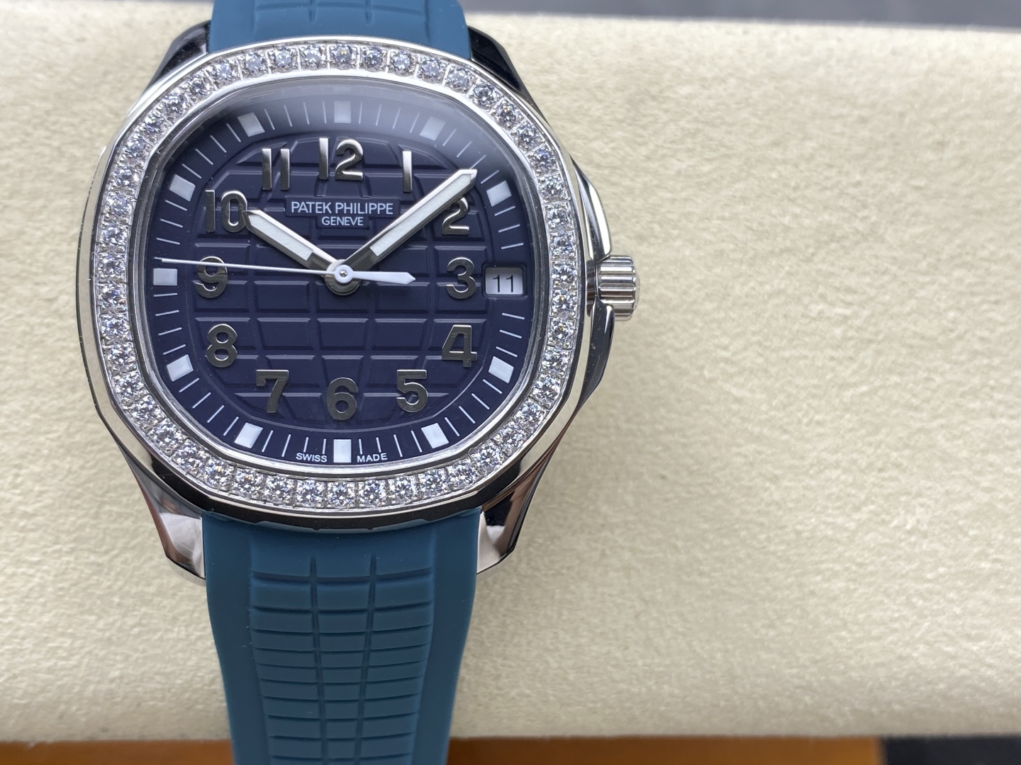 Patek Philippe Aquanaut 38mm Silver - watch1666