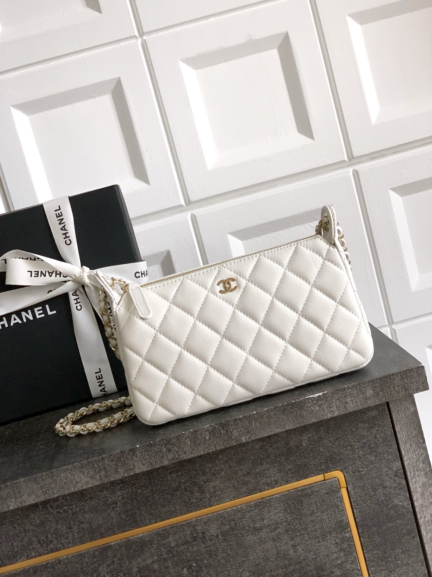 bag0739 Chanel Hobo White Silver Hardware