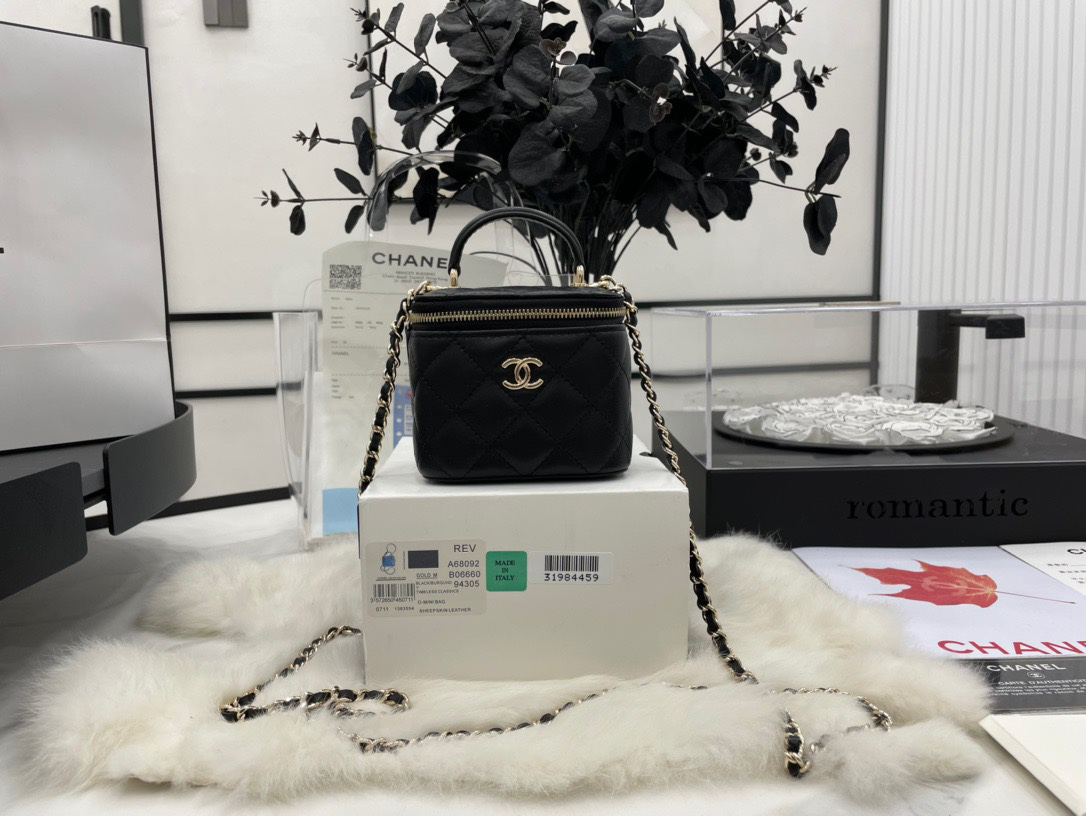 bag0784 Chanel Top Handle Large Gold Hardware