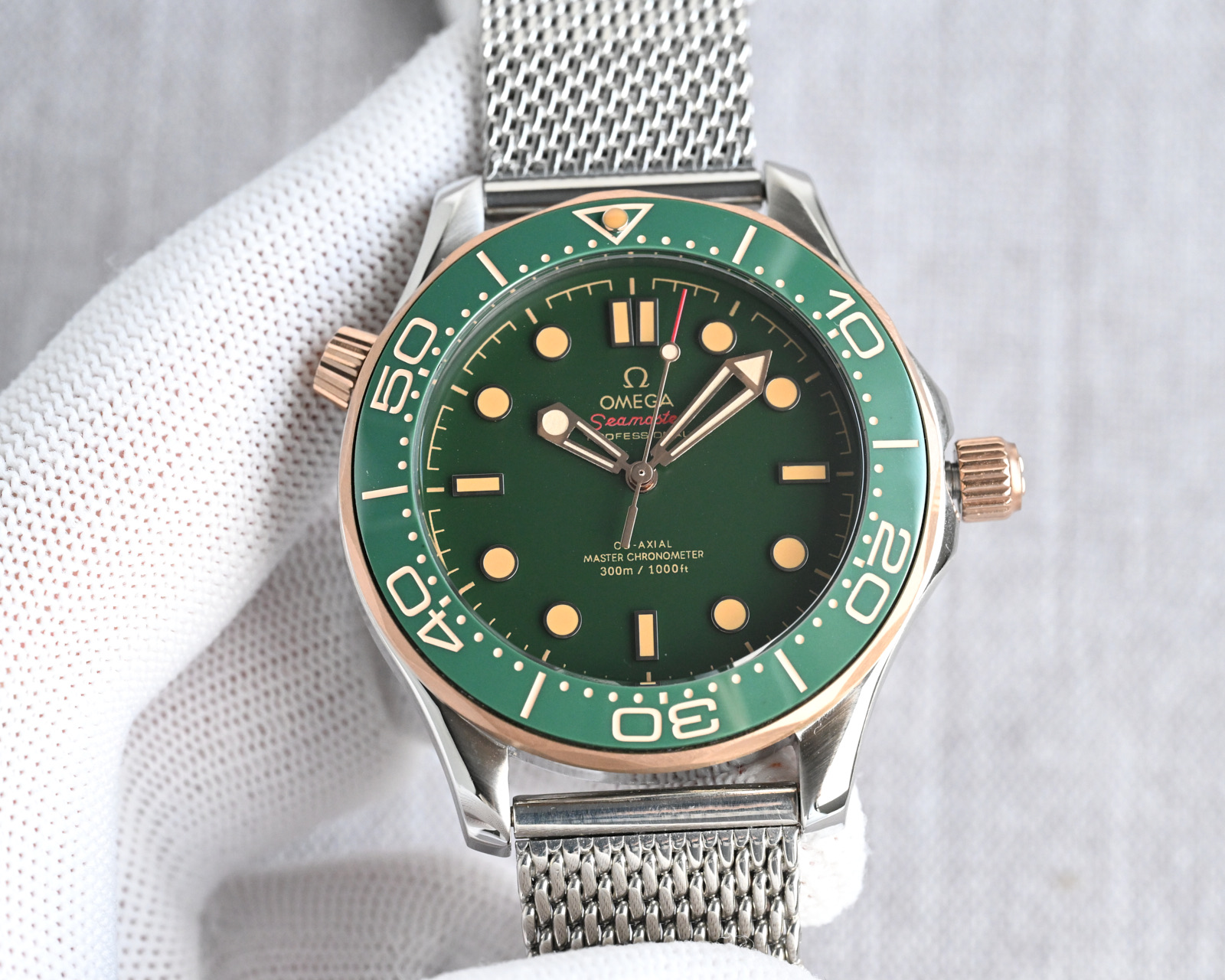 Omega Seamaster 42mm Silver - watch0104 - Image 2