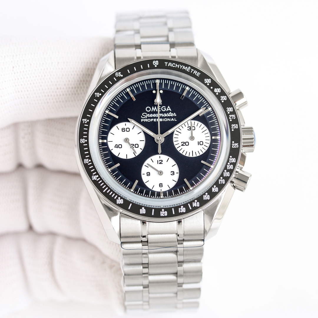 Omega Speedmaster 42mm Black / White - watch0118 - Image 2