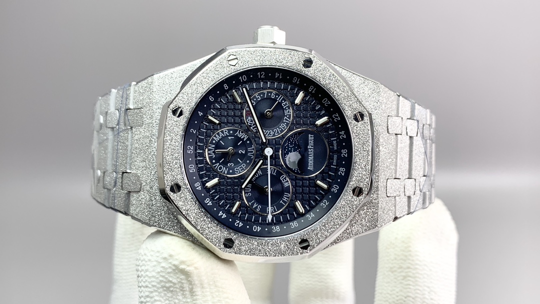 Audemars Piguet Royal Oak 41mm Rose Gold / Silver - watch0136 - Image 2