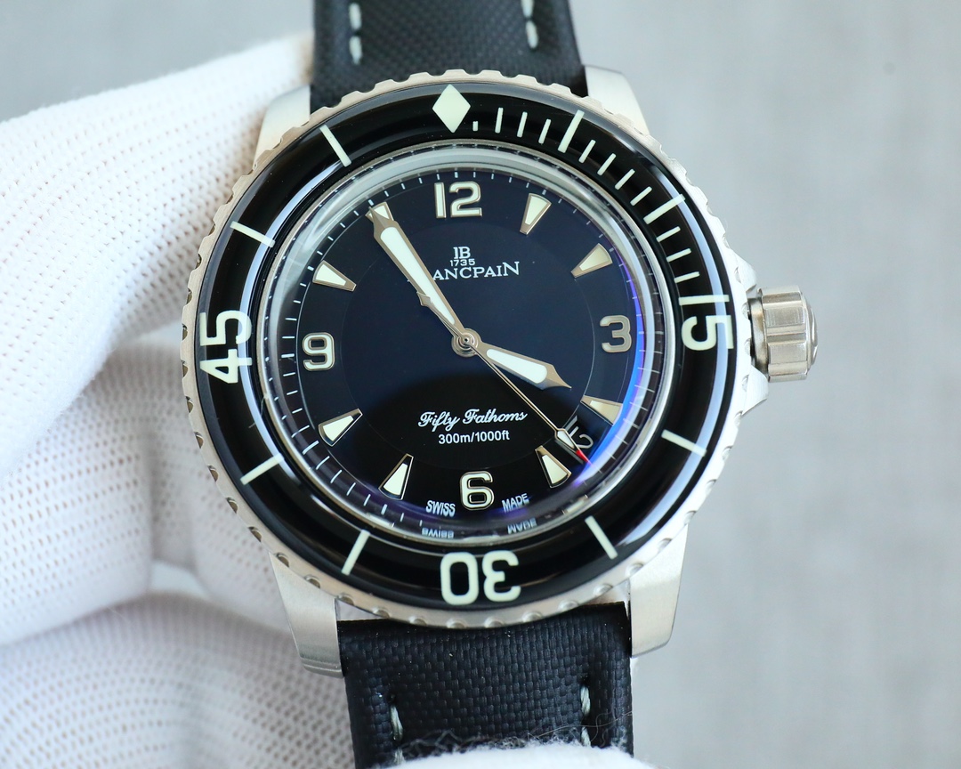 Blancpain Fifty Fathoms 45mm White / Blue - watch0147 - Image 2