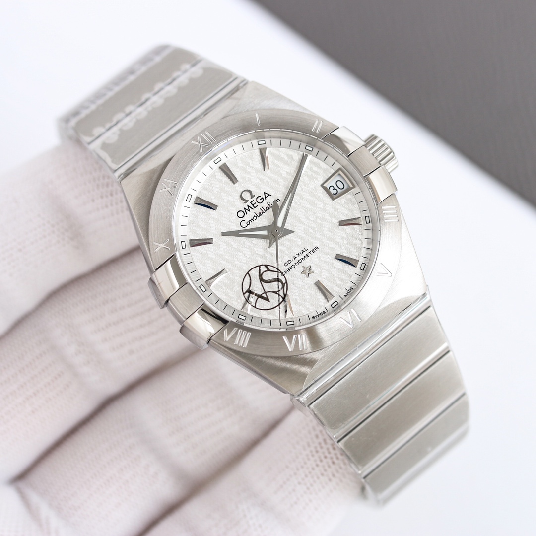 Omega Constellation 38mm Black / White - watch0189 - Image 2