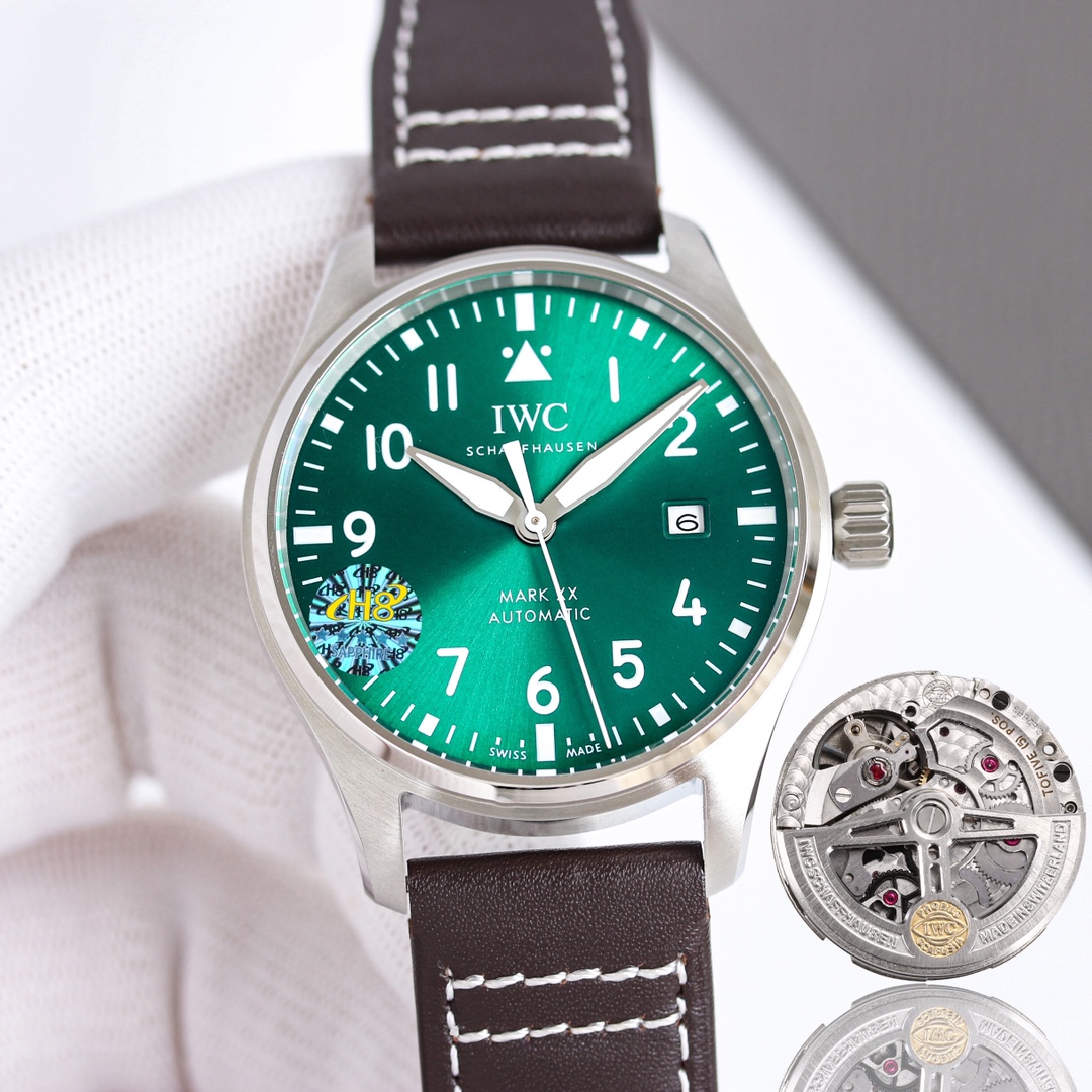 IWC Pilot 40mm White / Blue - watch0241 - Image 2