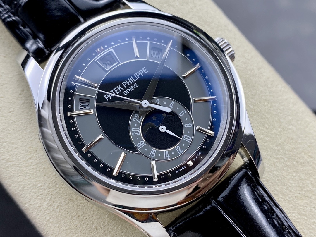 Patek Philippe Nautilus White / Gold - watch0336 - Image 2