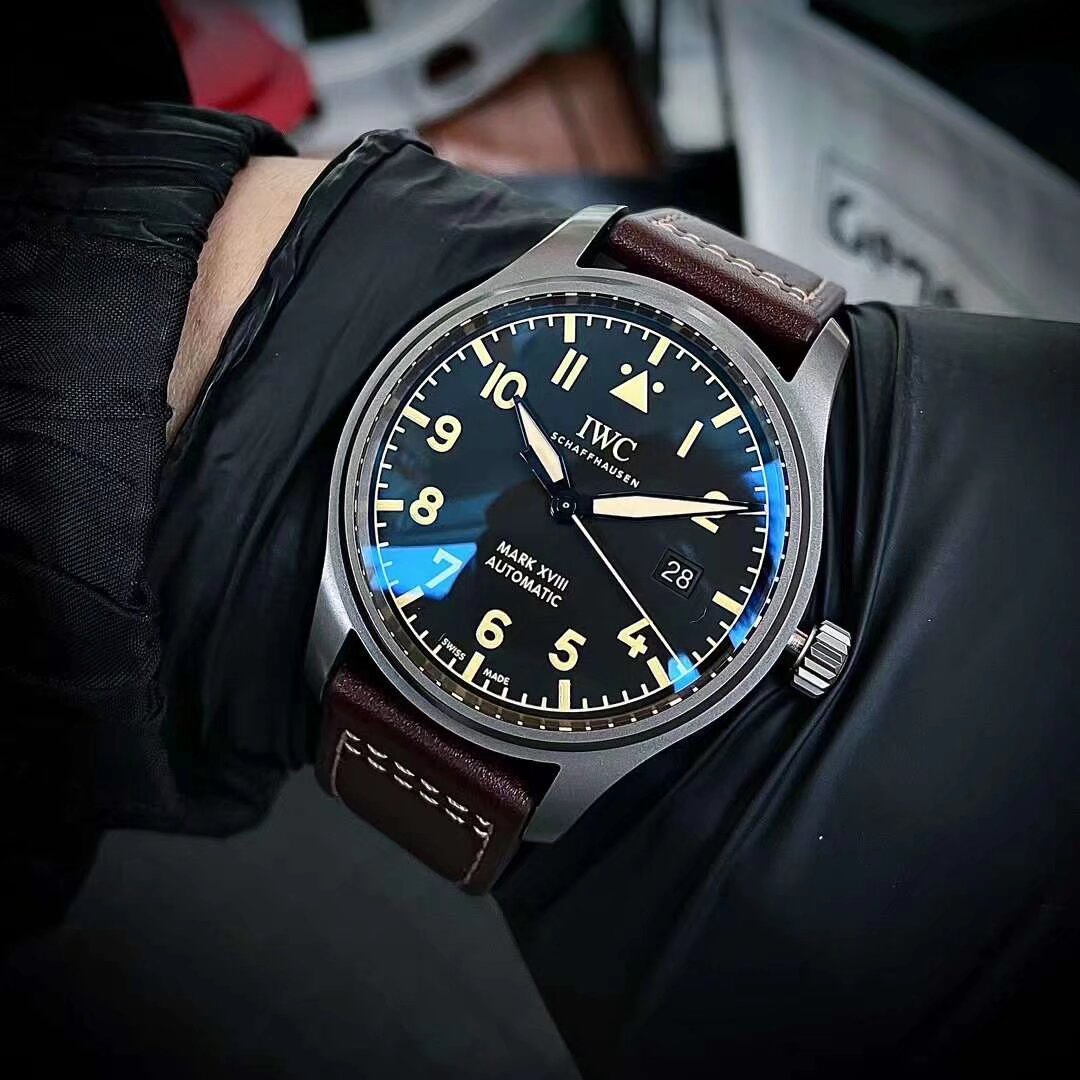 IWC Pilot 40mm Silver - watch0435 - Image 2