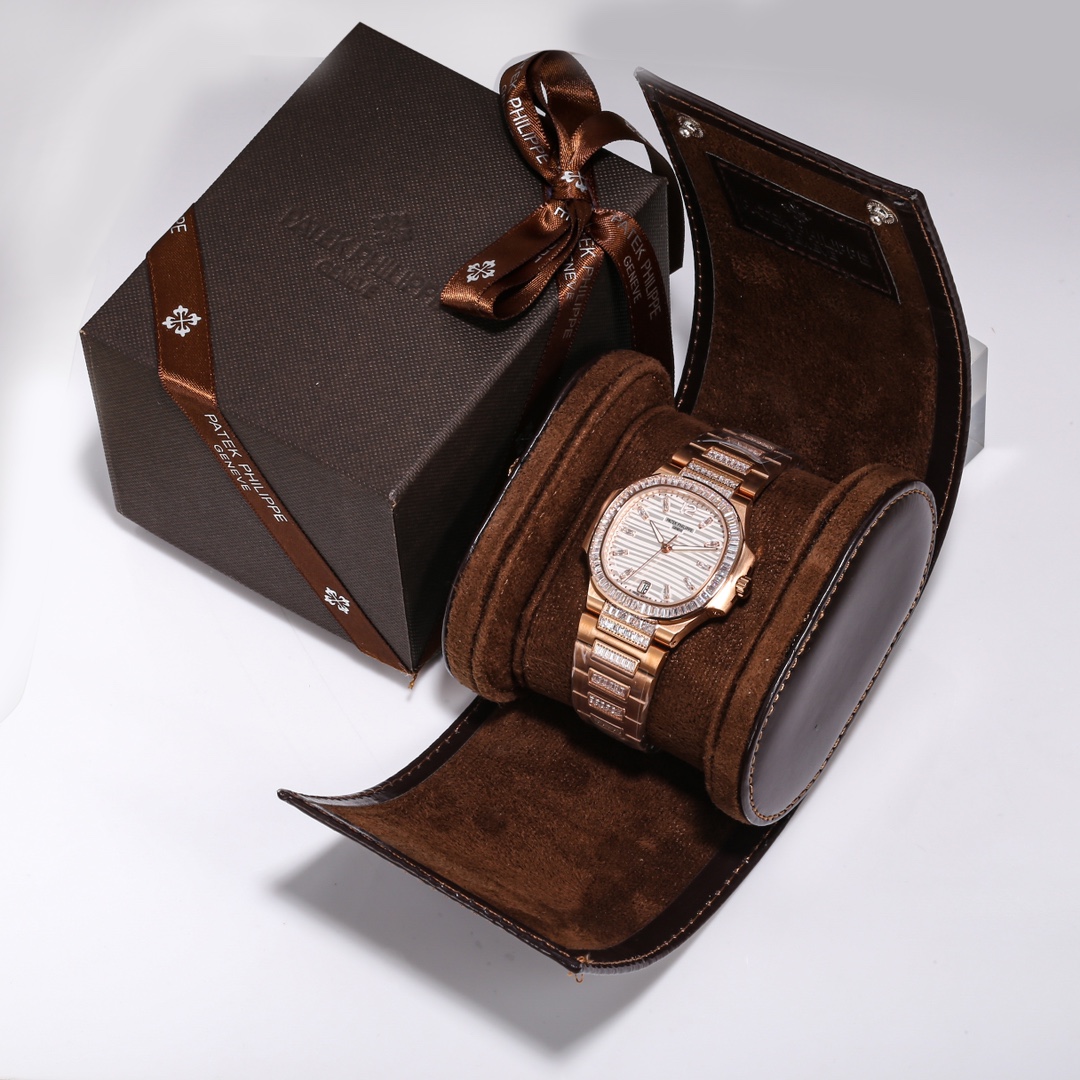Patek Philippe Nautilus 35.2mm Rose Gold - watch0569 - Image 2