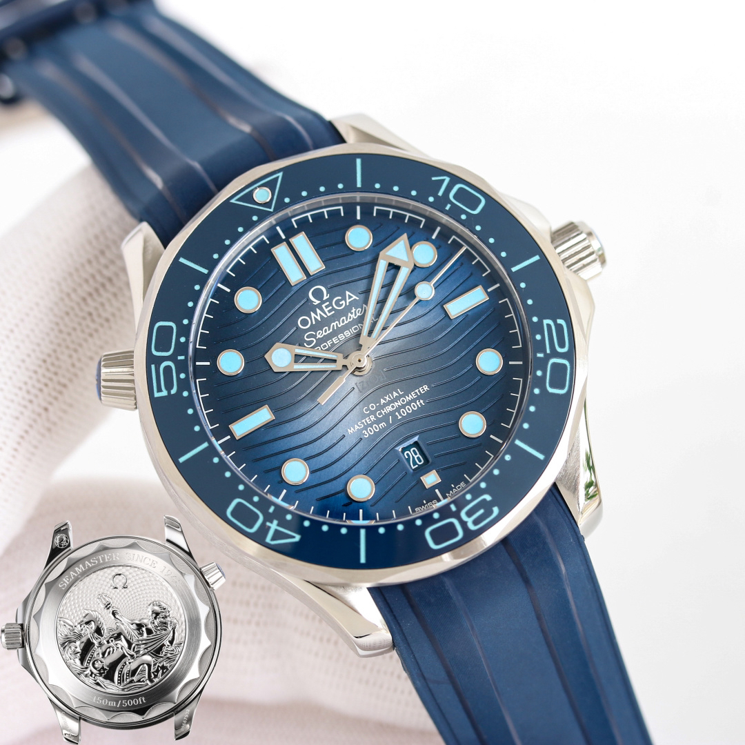Omega Seamaster 42mm Black / White - watch0625 - Image 2