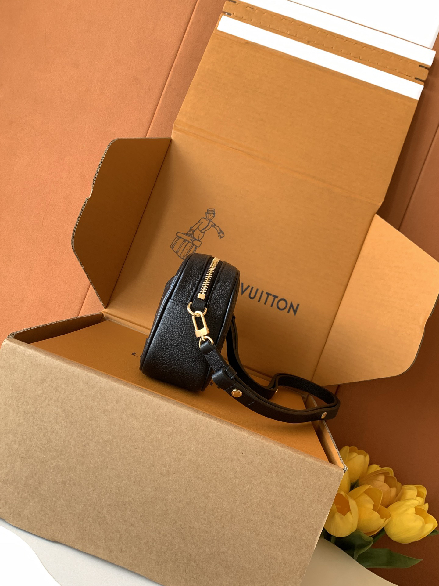 lv0144 Louis Vuitton M26509 Top Handle Bag - Image 2