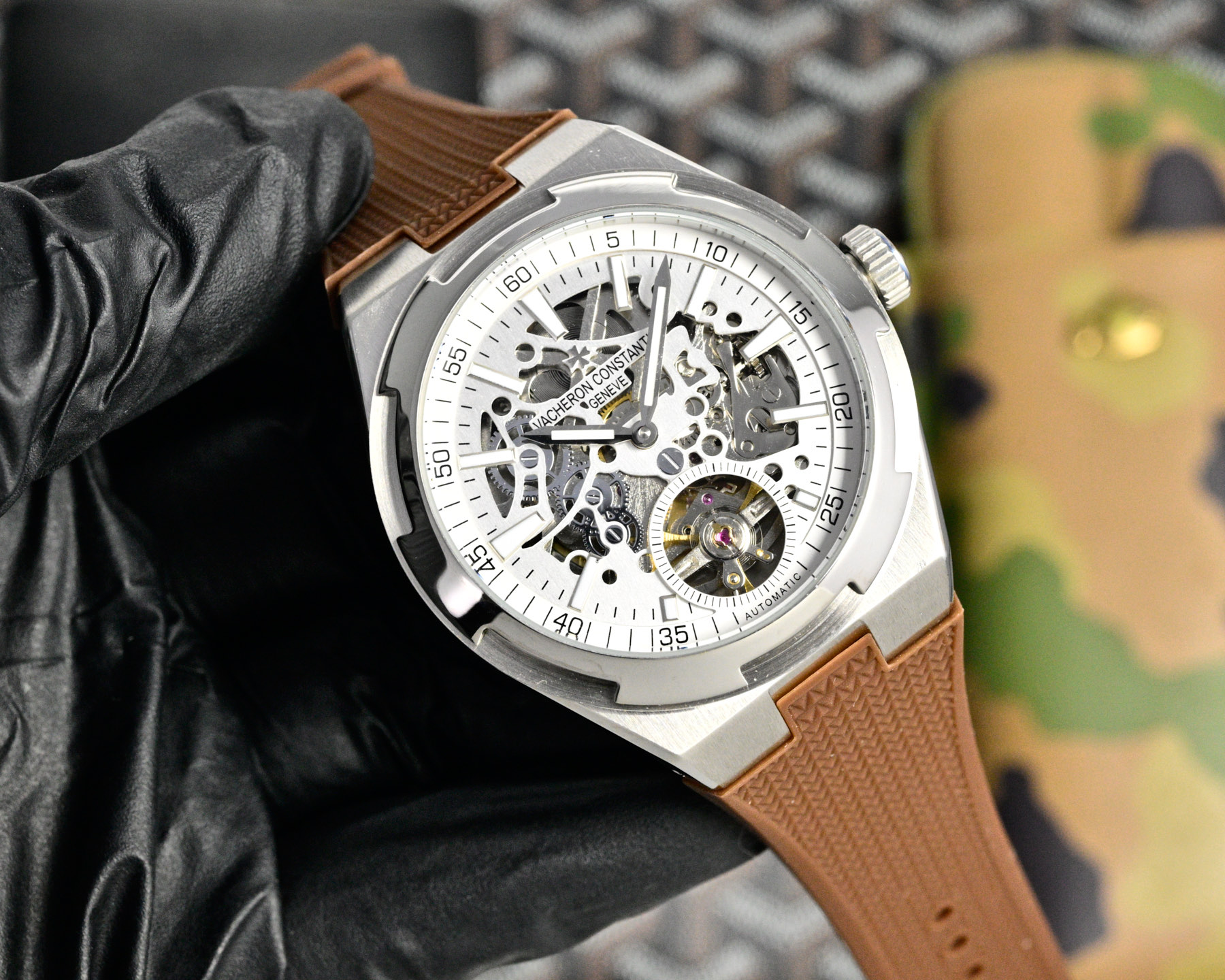 Vacheron Constantin Overseas 42.5mm Silver - watch0840 - Image 2