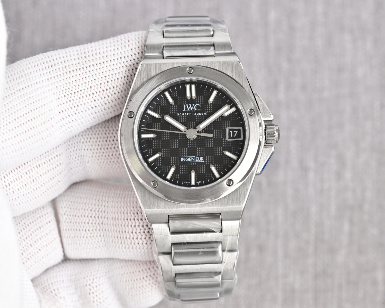 IWC Watch 35.1mm White / Blue - watch0876 - Image 2
