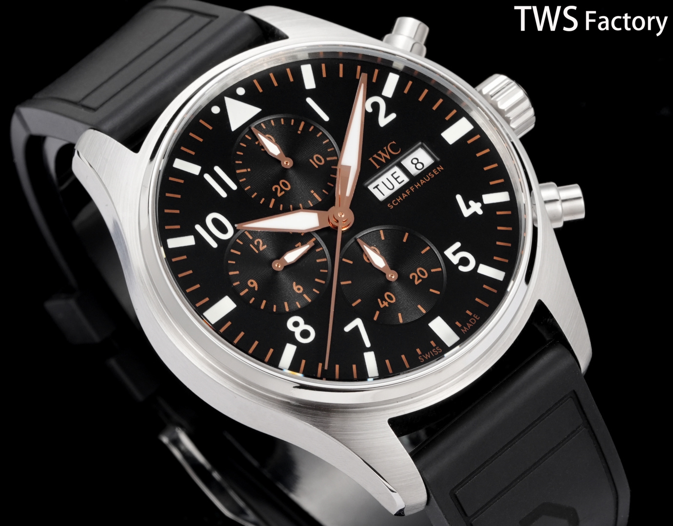 IWC Pilot 43mm Black / Gold - watch0913 - Image 2