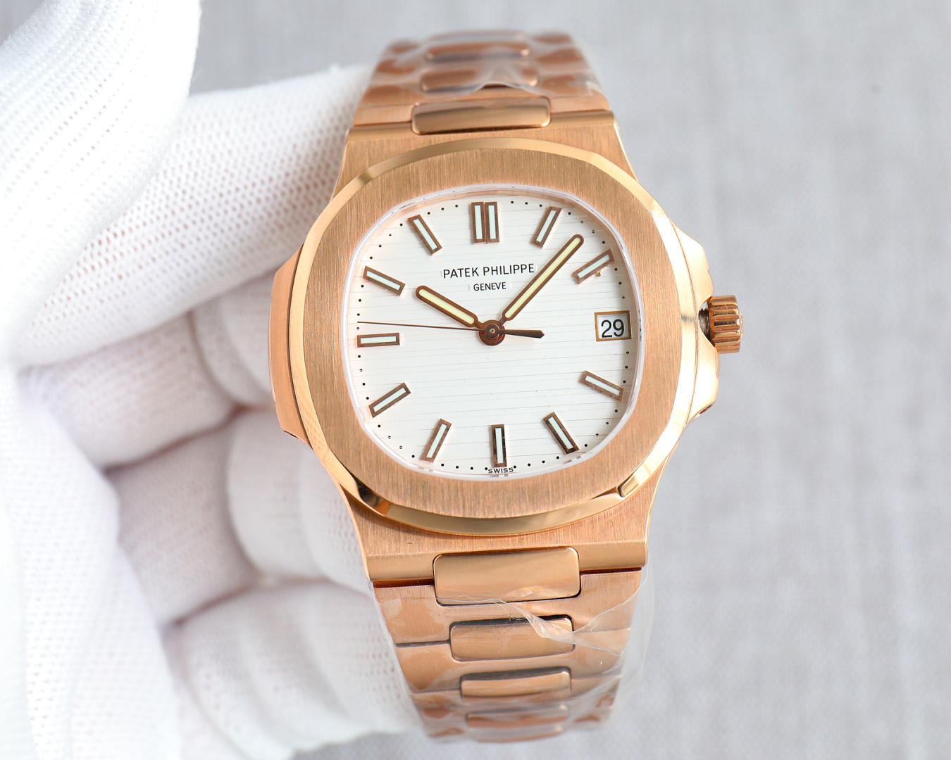 Patek Philippe Nautilus White / Blue - watch0970 - Image 2