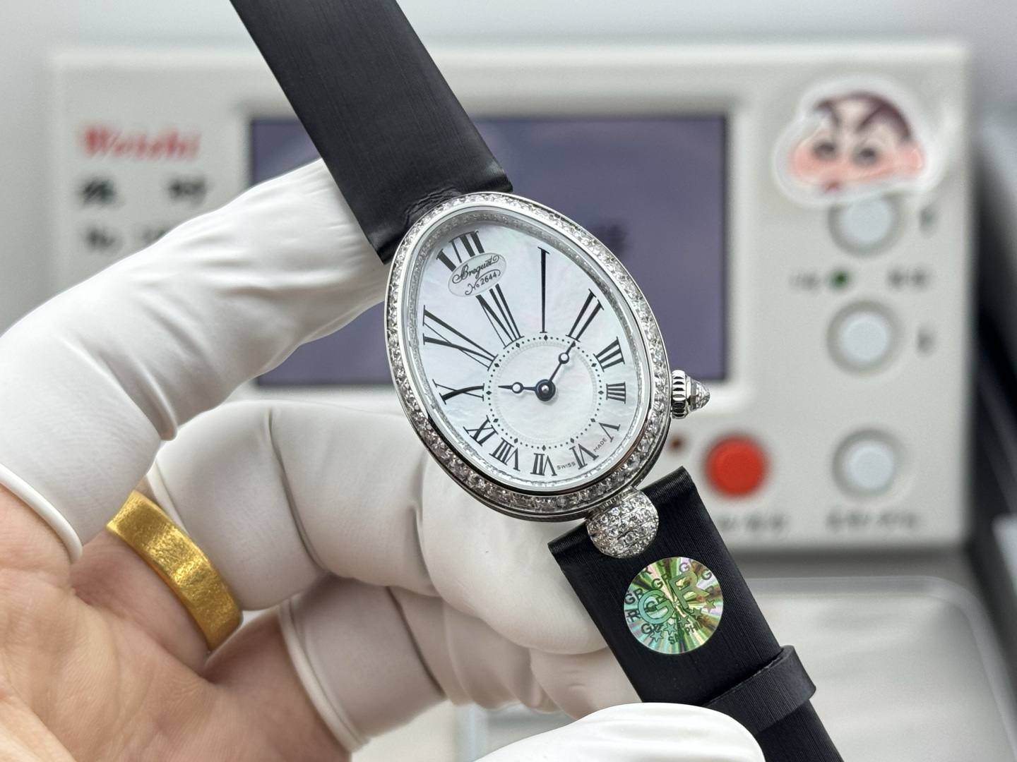 Classic Watch 25mm White / Gold - watch1058 - Image 2