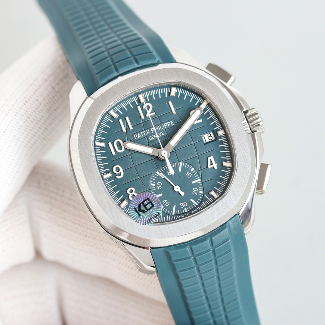 Patek Philippe Aquanaut 42.2mm White / Rose Gold - watch1188 - Image 2