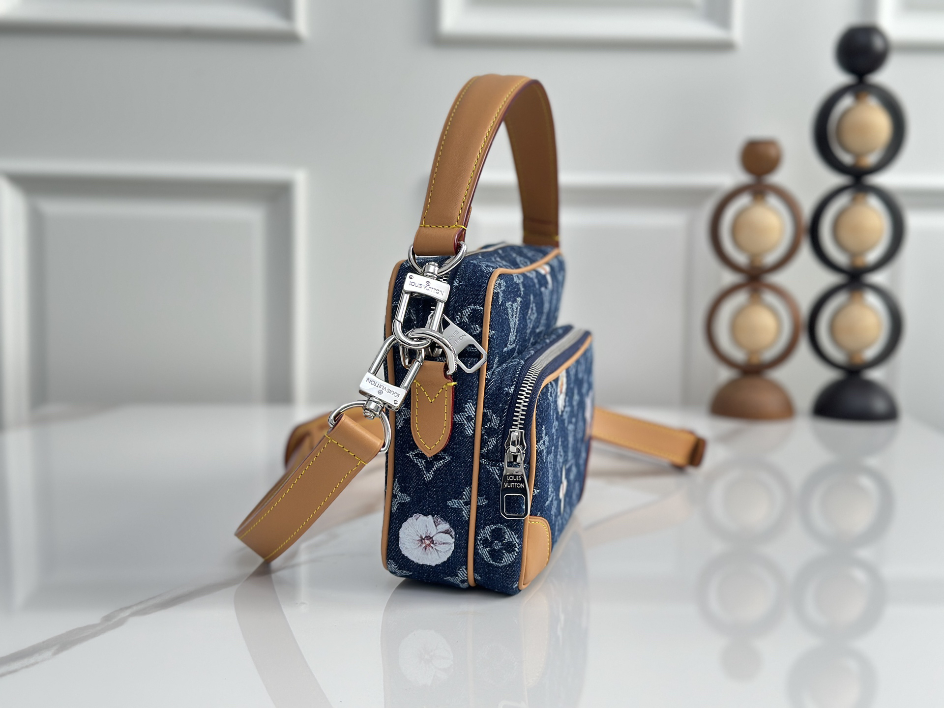 lv0183 Louis Vuitton M27553 Top Handle Bag - Image 2