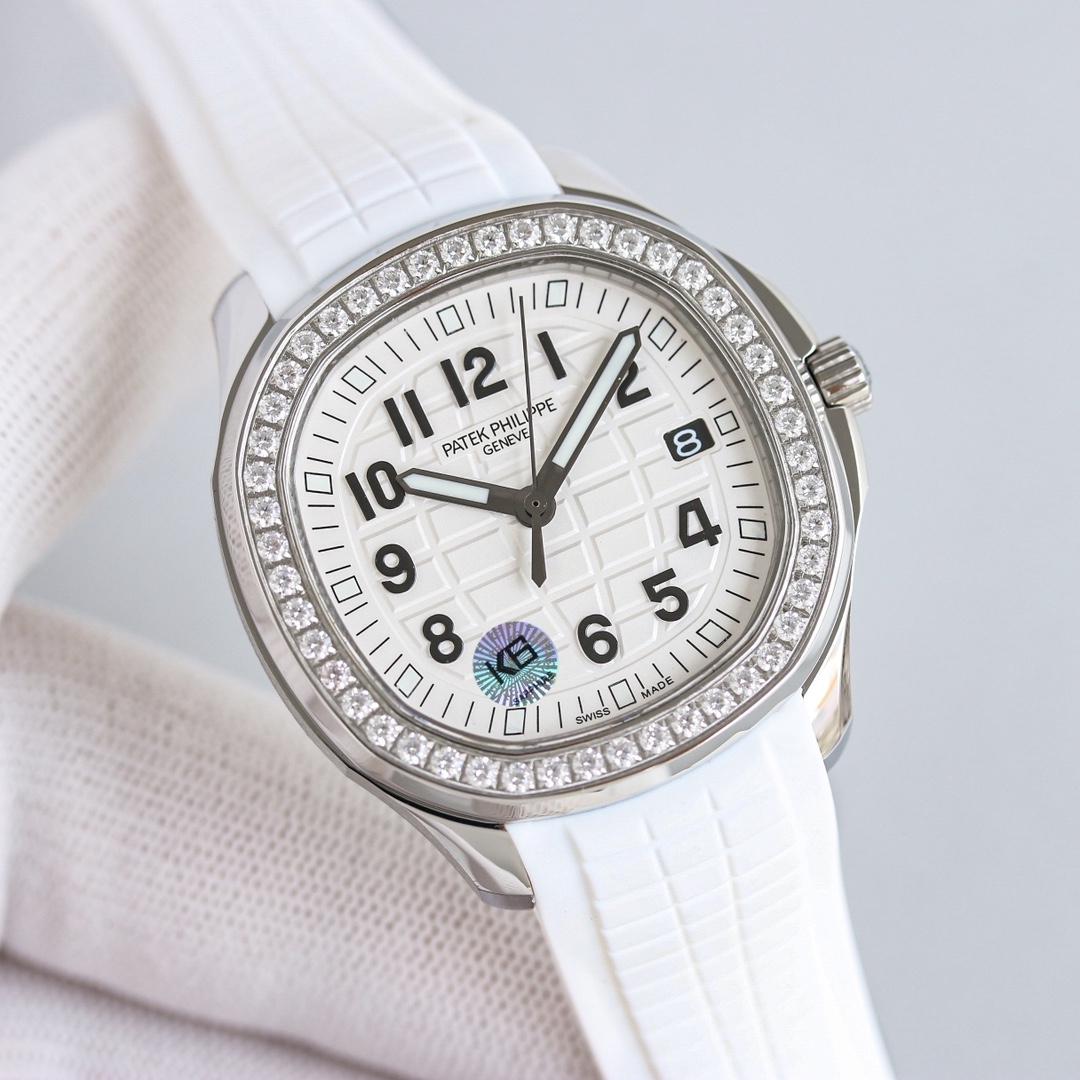 Patek Philippe Aquanaut 38.8mm Silver - watch1433 - Image 2