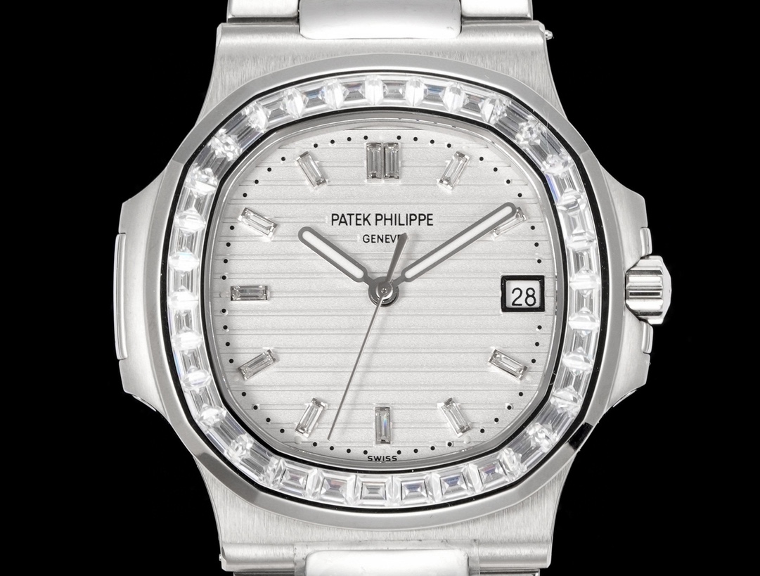 Patek Philippe Nautilus 40mm White / Silver - watch1453 - Image 2