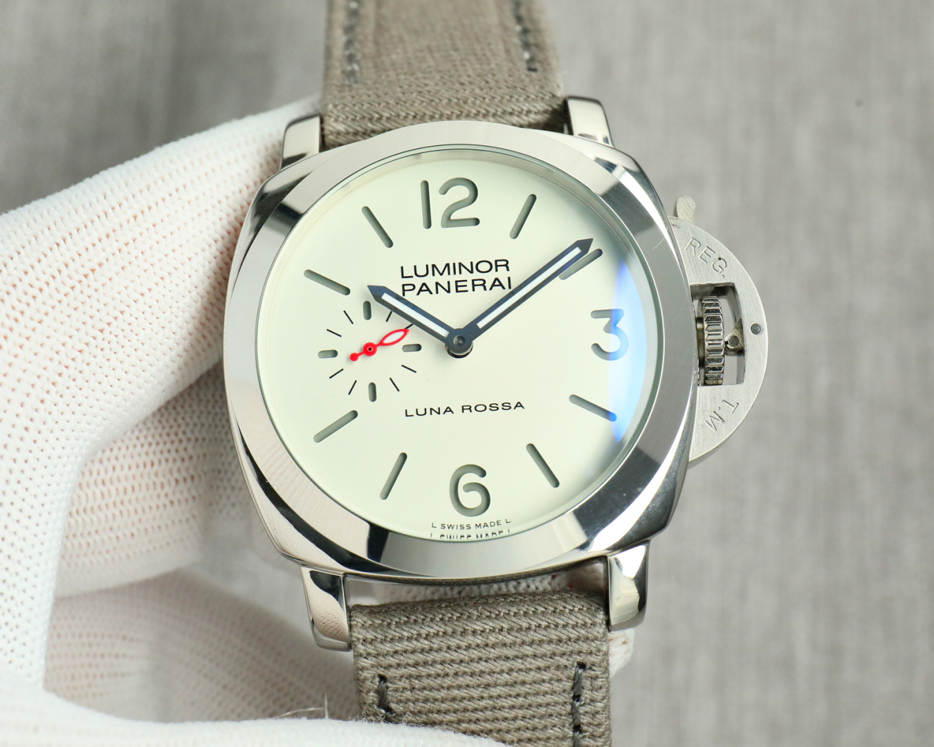 Classic Watch 44mm Black / White - watch1782 - Image 2