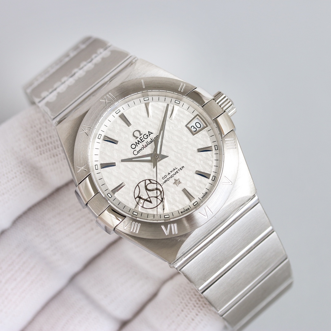 Omega Constellation 38mm Black / Gold - watch1877 - Image 2