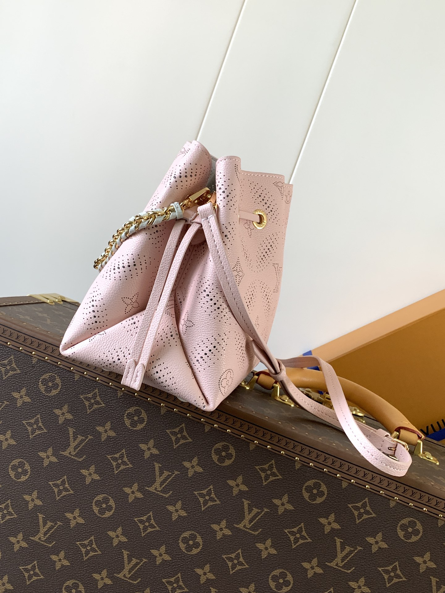 lv0237 Louis Vuitton M13840 Bella Top Handle Bag with Dynamic Code - Image 2